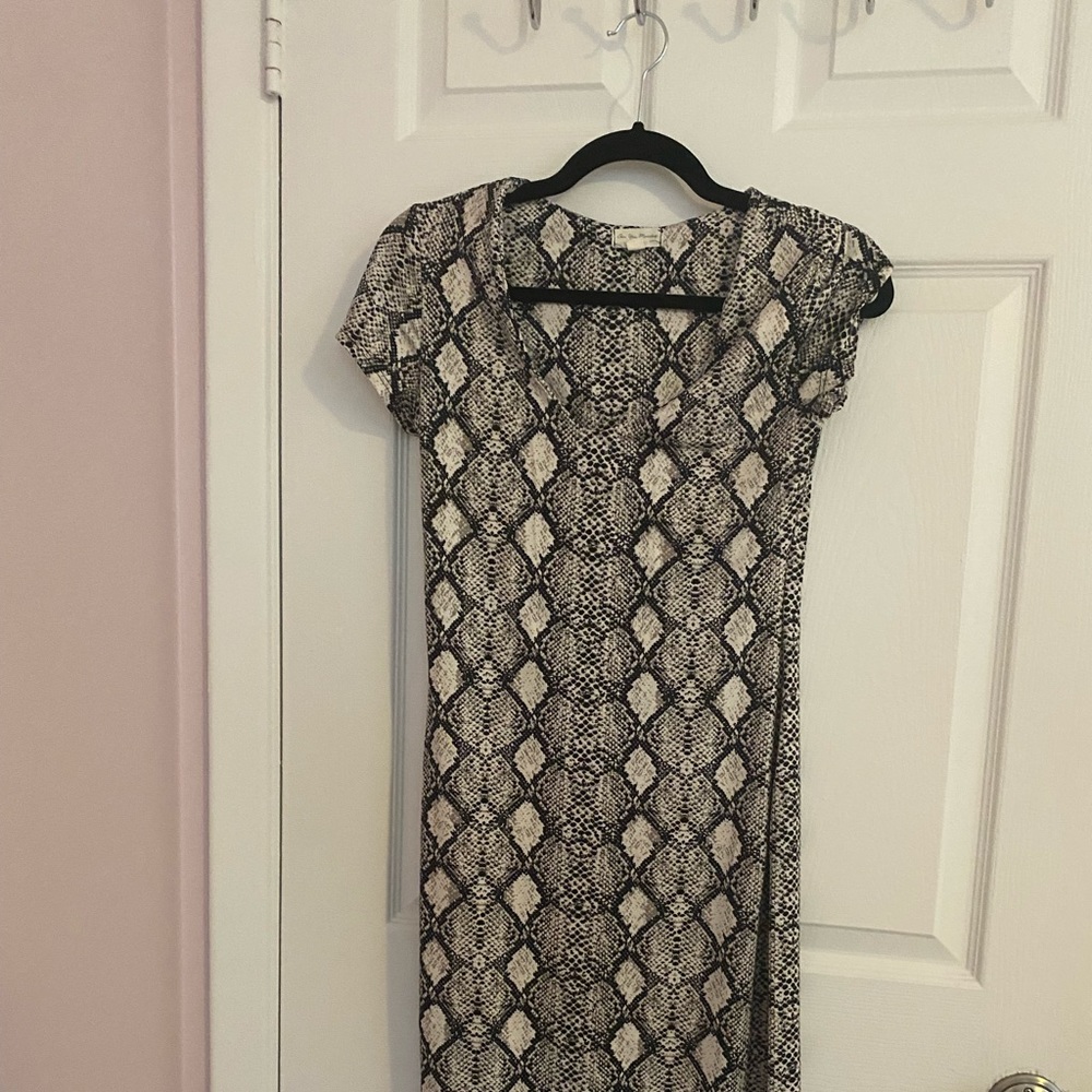 Snakeskin bodycon dress